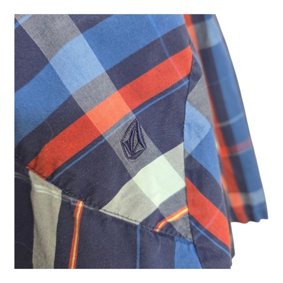 Volcom Blue and Red Casual Button Down Shirt with Plaid Design Size XL - Picture 2 of 9